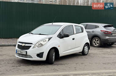 Хетчбек Chevrolet Spark 2010 в Києві