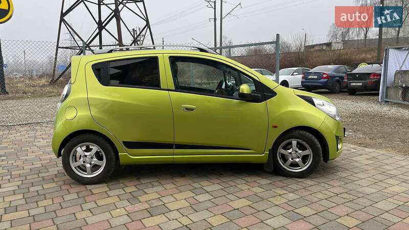 Хэтчбек Chevrolet Spark 2010 в Стрые