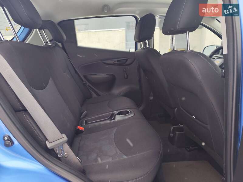 Хэтчбек Chevrolet Spark 2016 в Киеве