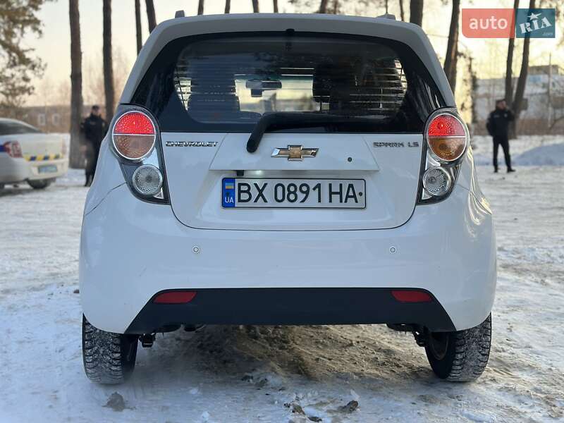 Хэтчбек Chevrolet Spark 2012 в Нетешине
