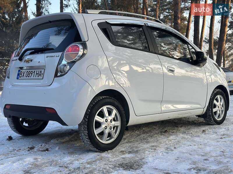 Хэтчбек Chevrolet Spark 2012 в Нетешине