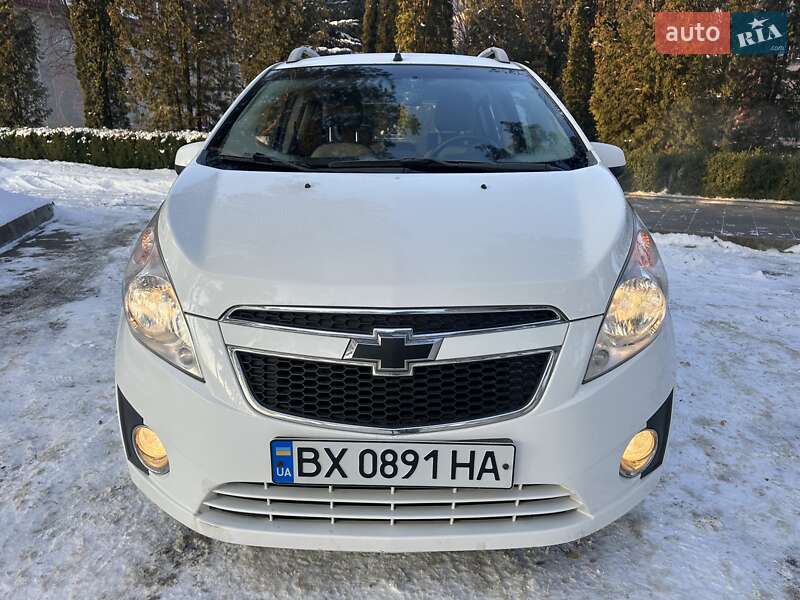 Хэтчбек Chevrolet Spark 2012 в Нетешине