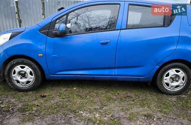 Хэтчбек Chevrolet Spark 2011 в Каменец-Подольском