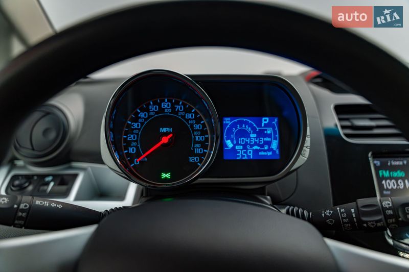 Хэтчбек Chevrolet Spark 2014 в Киеве