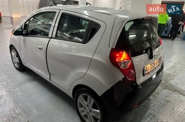 Хетчбек Chevrolet Spark 2014 в Києві