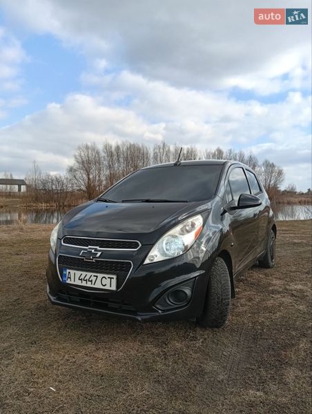 Хэтчбек Chevrolet Spark 2013 в Погребах