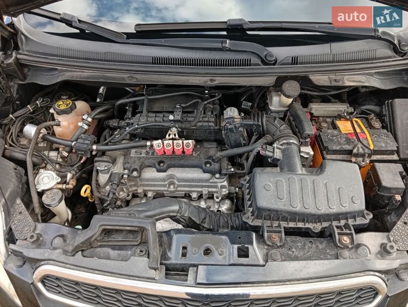 Хэтчбек Chevrolet Spark 2013 в Погребах