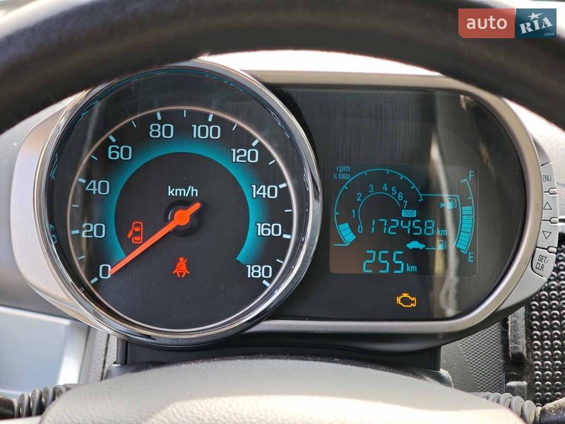 Хэтчбек Chevrolet Spark 2014 в Харькове
