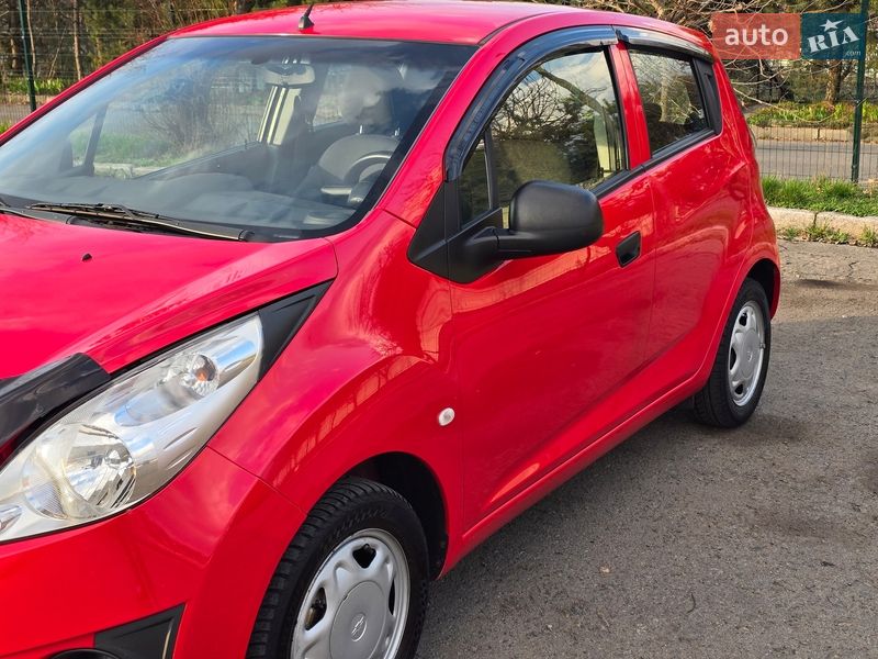 Хэтчбек Chevrolet Spark 2012 в Хмельницком