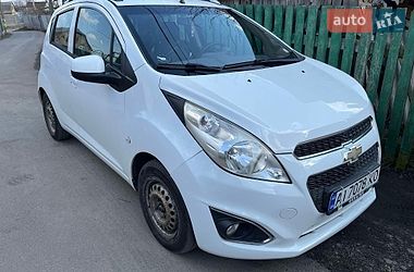 Хетчбек Chevrolet Spark 2013 в Києві