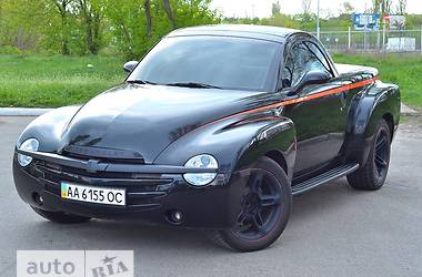 Кабриолет Chevrolet SSR 2004 в 