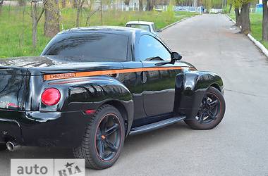 Кабриолет Chevrolet SSR 2004 в 
