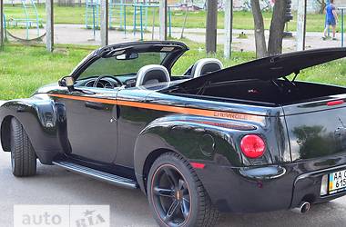 Кабриолет Chevrolet SSR 2004 в 