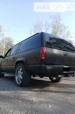 Позашляховик / Кросовер Chevrolet Suburban 1999 в 