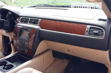 Позашляховик / Кросовер Chevrolet Suburban 2007 в 