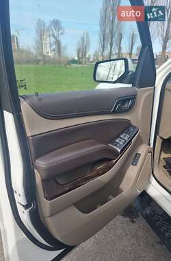 Внедорожник / Кроссовер Chevrolet Suburban 2017 в Киеве