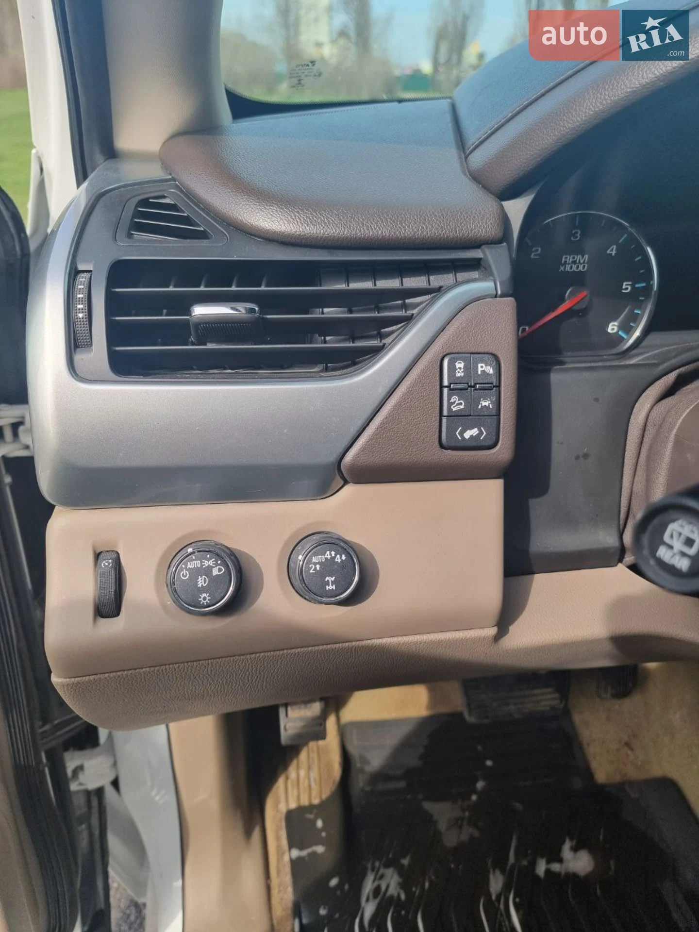2017 Chevrolet Suburban - мініатюра 41
