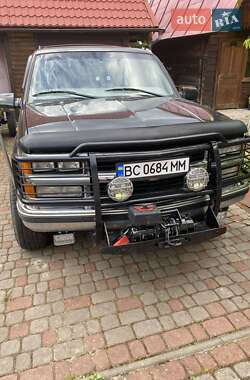 Внедорожник / Кроссовер Chevrolet Suburban 1999 в Стрые