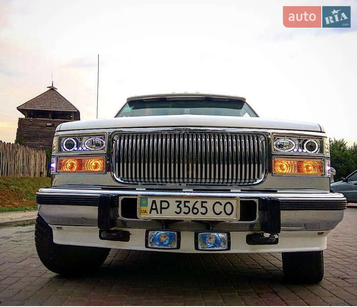 Позашляховик / Кросовер Chevrolet Suburban 1994 в Запоріжжі