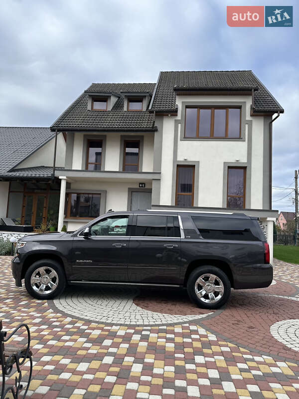 Внедорожник / Кроссовер Chevrolet Suburban 2015 в Калуше