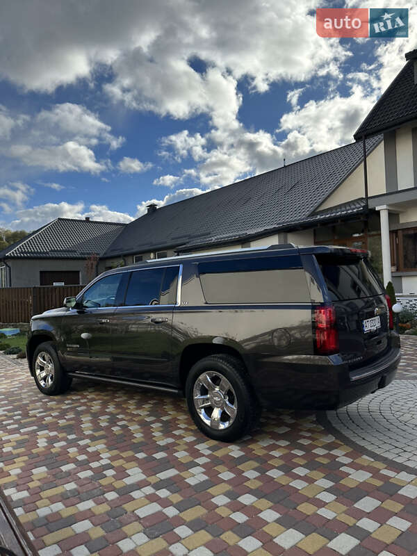 Внедорожник / Кроссовер Chevrolet Suburban 2015 в Калуше