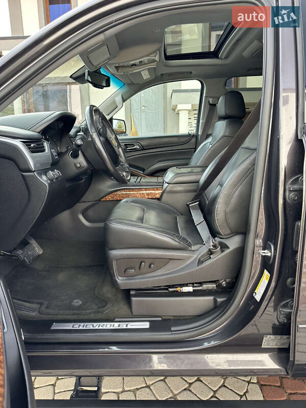 Внедорожник / Кроссовер Chevrolet Suburban 2015 в Калуше