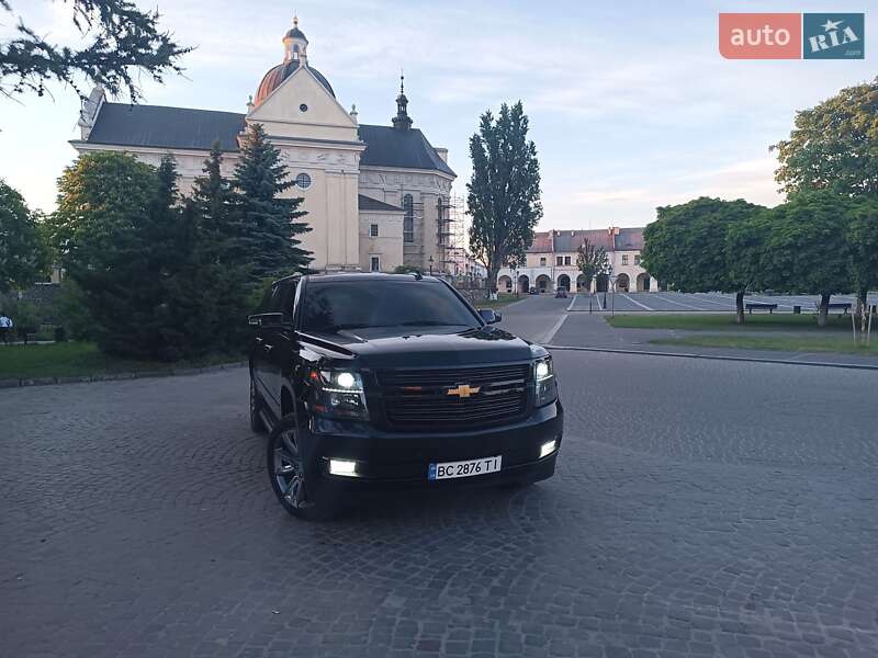 Позашляховик / Кросовер Chevrolet Suburban 2015 в Львові