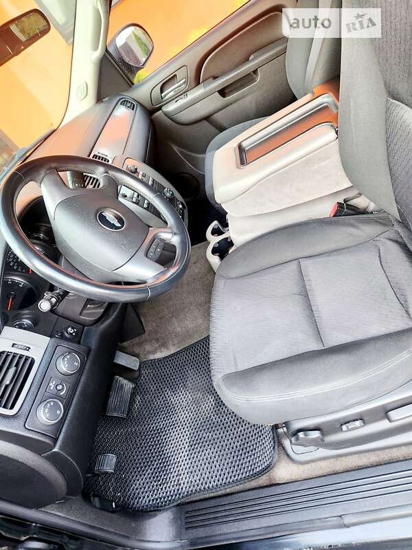 Позашляховик / Кросовер Chevrolet Suburban 2009 в Києві