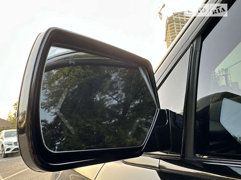 Позашляховик / Кросовер Chevrolet Suburban 2014 в Дніпрі