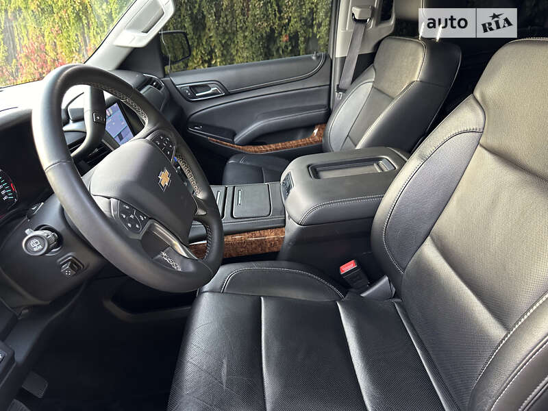 Позашляховик / Кросовер Chevrolet Suburban 2014 в Дніпрі