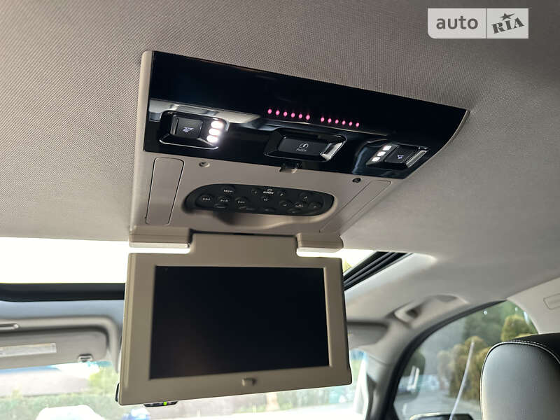 Позашляховик / Кросовер Chevrolet Suburban 2014 в Дніпрі