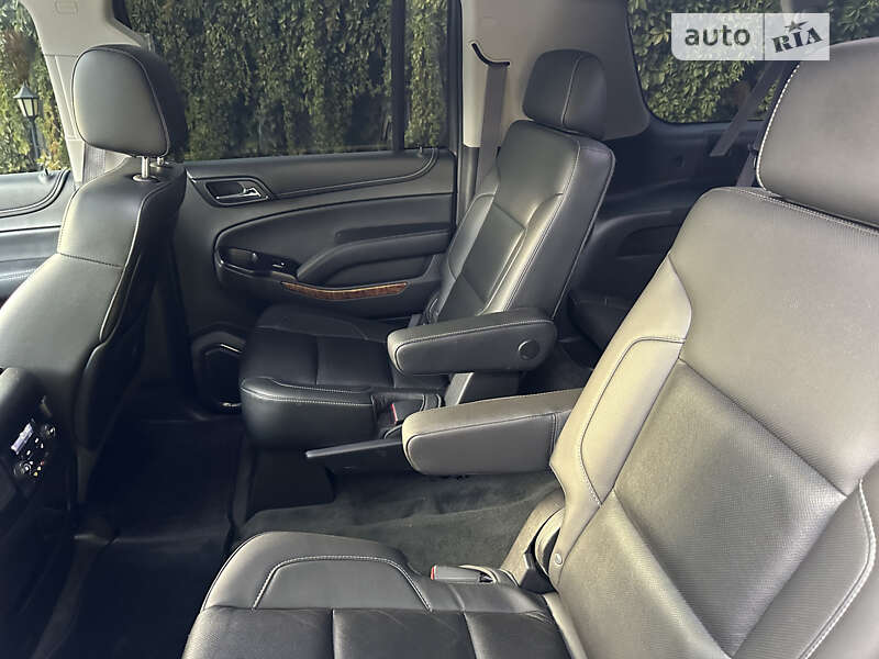 Позашляховик / Кросовер Chevrolet Suburban 2014 в Дніпрі