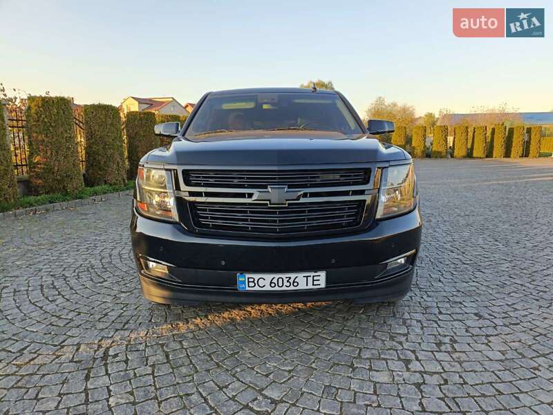 Позашляховик / Кросовер Chevrolet Suburban 2015 в Львові