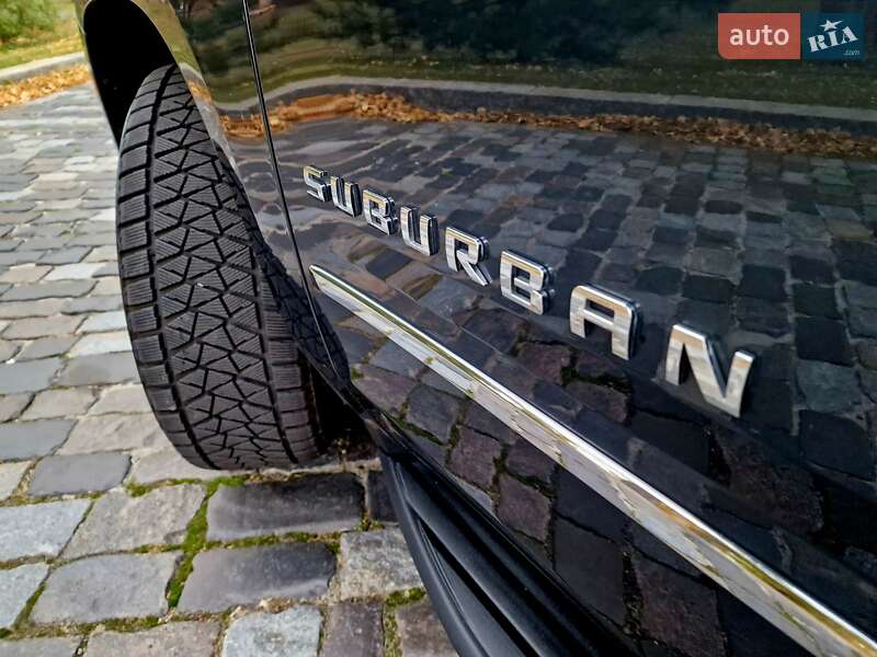 Внедорожник / Кроссовер Chevrolet Suburban 2018 в Киеве