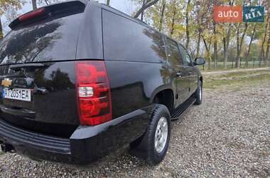 Позашляховик / Кросовер Chevrolet Suburban 2013 в 