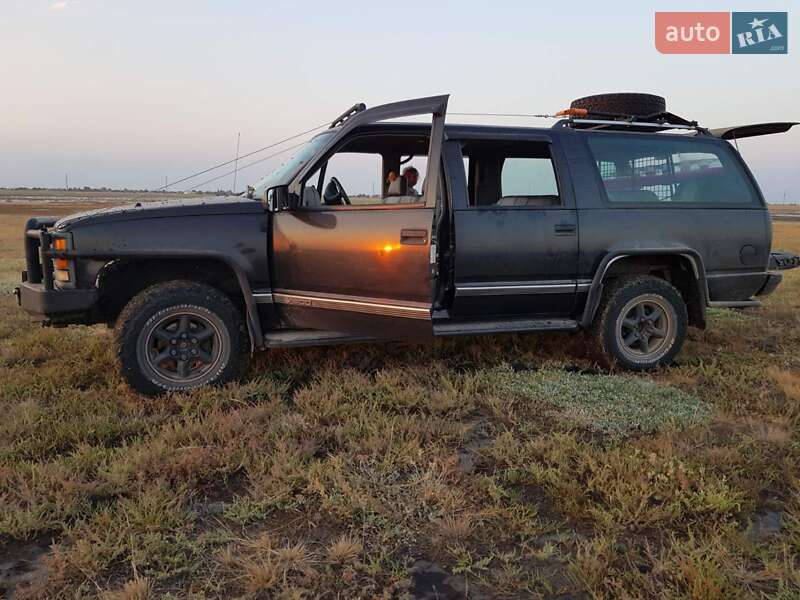 Позашляховик / Кросовер Chevrolet Suburban 1997 в Києві