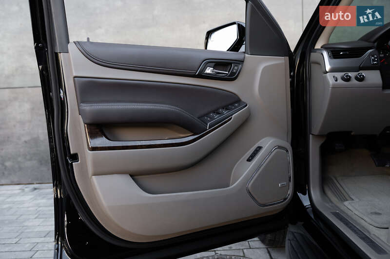 Позашляховик / Кросовер Chevrolet Suburban 2015 в Києві