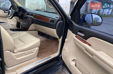 Позашляховик / Кросовер Chevrolet Suburban 2006 в 