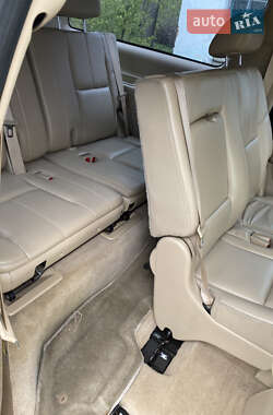 Позашляховик / Кросовер Chevrolet Suburban 2006 в 