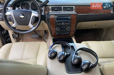 Позашляховик / Кросовер Chevrolet Suburban 2006 в 