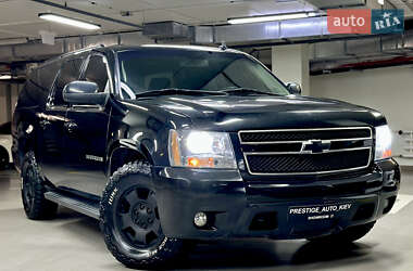 Внедорожник / Кроссовер Chevrolet Suburban 2011 в Киеве