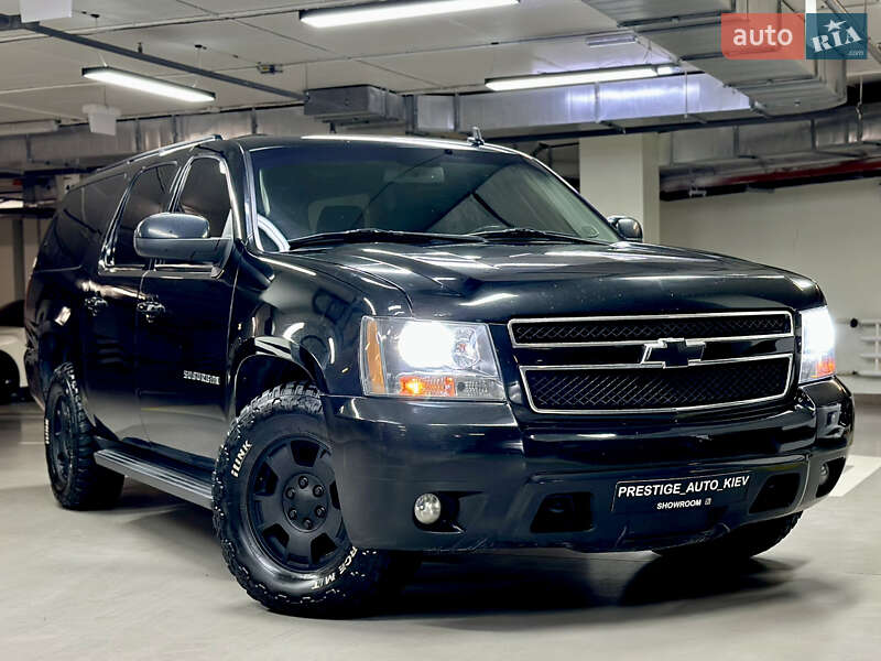 Chevrolet Suburban 2011
