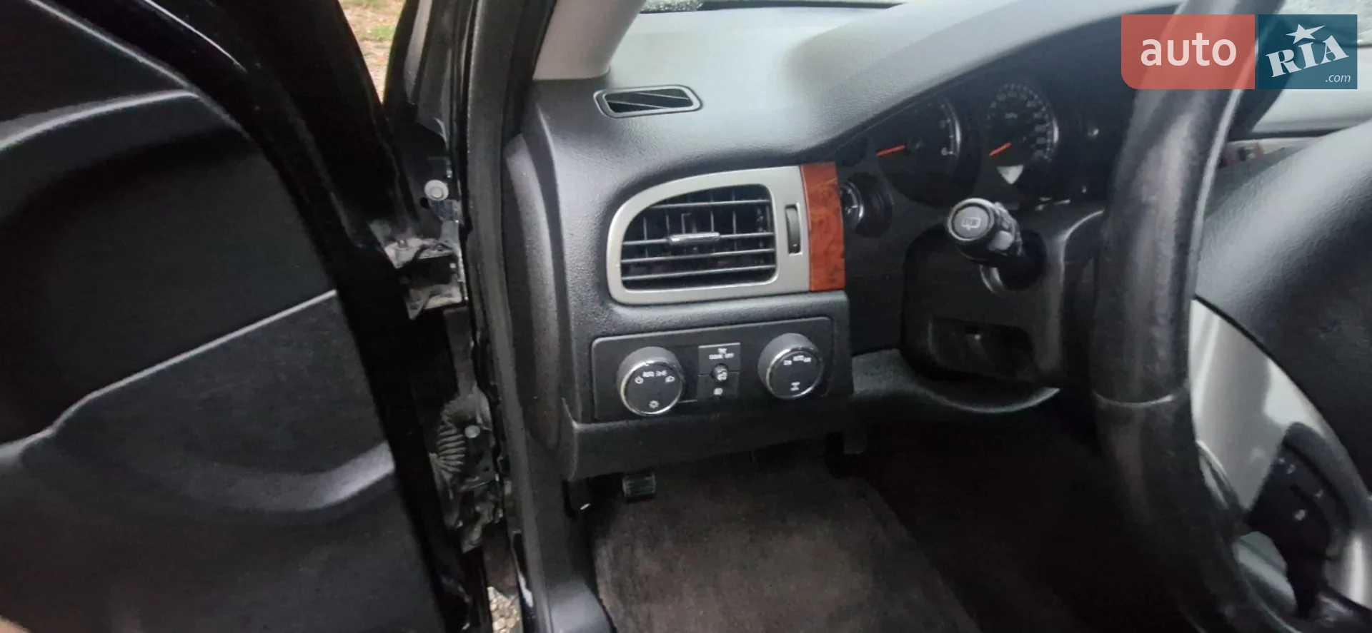 2013 Chevrolet Suburban - мініатюра 4