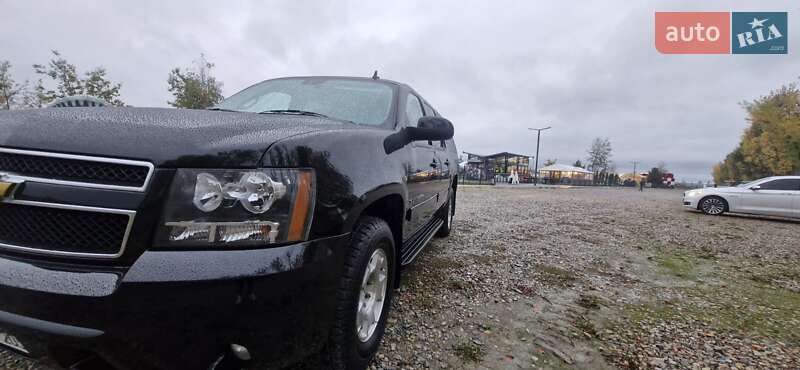 Позашляховик / Кросовер Chevrolet Suburban 2013 в Богородчанах