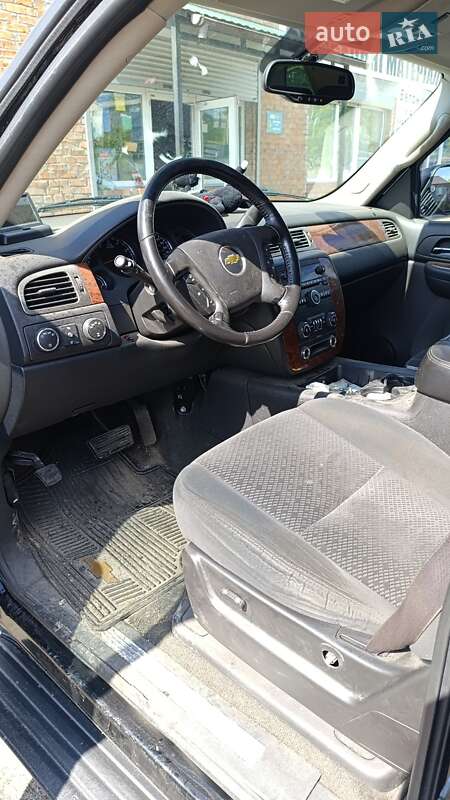 Позашляховик / Кросовер Chevrolet Suburban 2007 в Києві