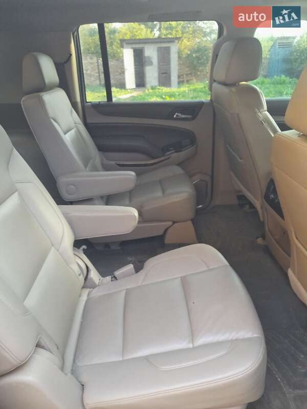 Позашляховик / Кросовер Chevrolet Suburban 2017 в Рівному