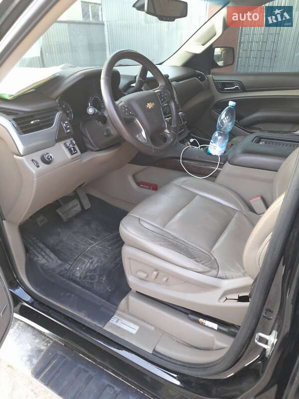 Позашляховик / Кросовер Chevrolet Suburban 2017 в Рівному