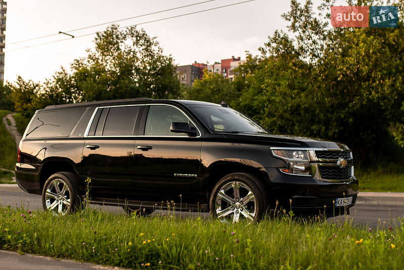 Позашляховик / Кросовер Chevrolet Suburban 2018 в Києві