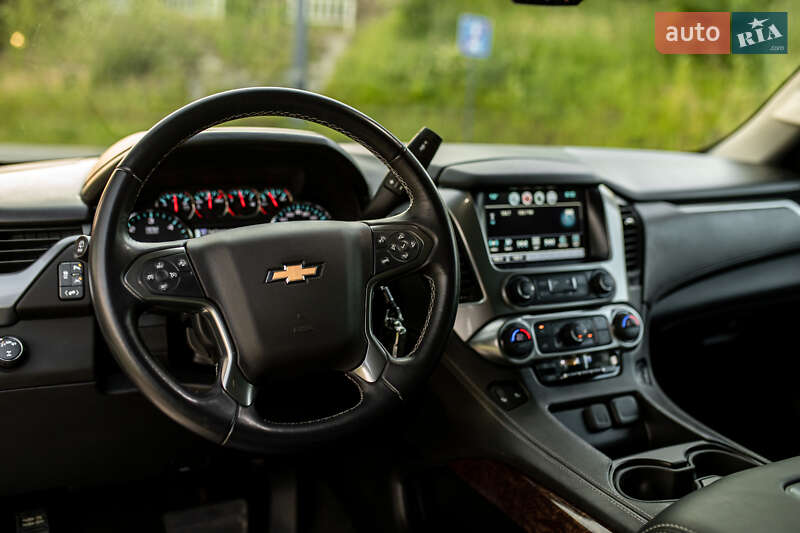 Позашляховик / Кросовер Chevrolet Suburban 2018 в Києві