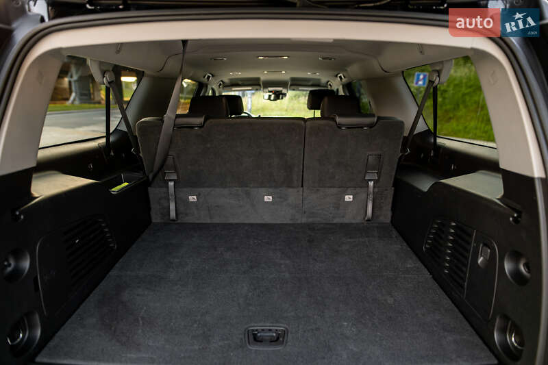 Позашляховик / Кросовер Chevrolet Suburban 2018 в Києві